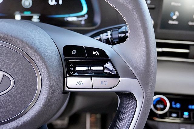 Certified 2026 Hyundai Elantra Sport FWD image 33