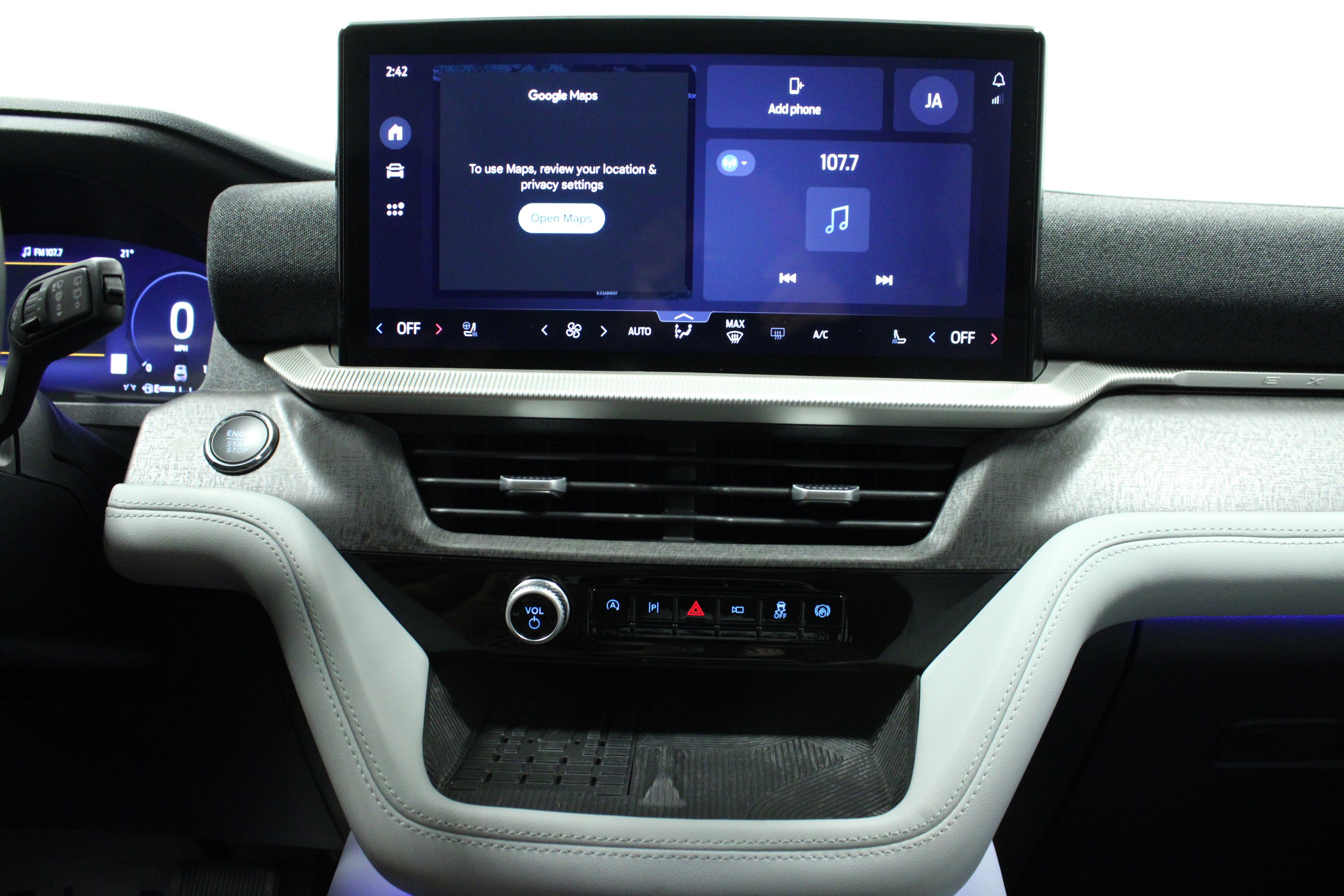 Used 2025 Ford Explorer Platinum w/ Ultimate Package image 23