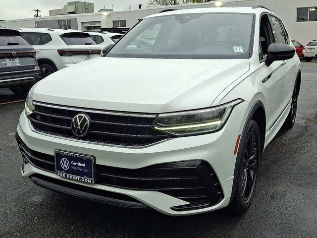 Used 2022 Volkswagen Tiguan SE R-Line AWD/4WD image 4