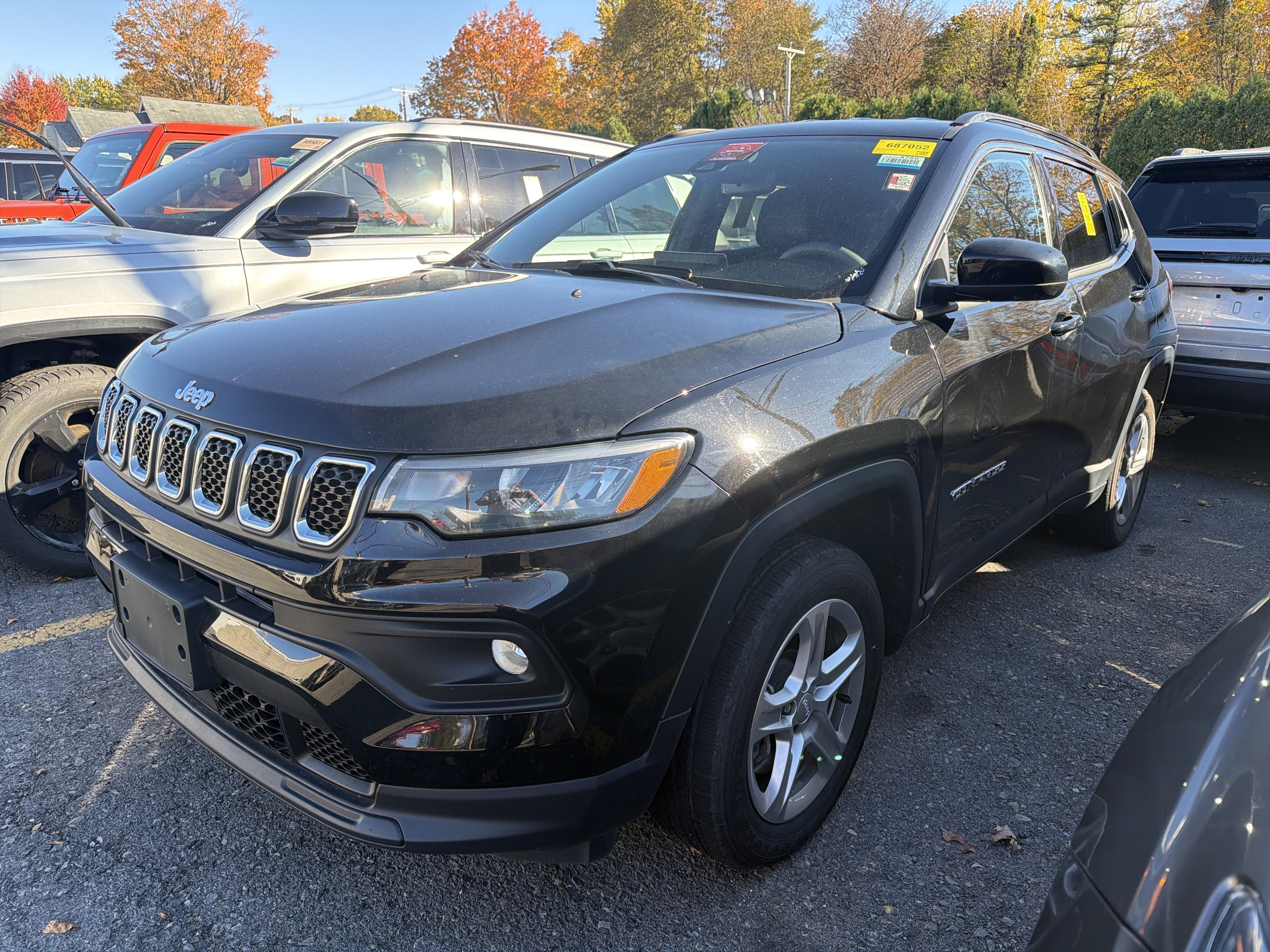 Used 2023 Jeep Compass Latitude w/ Convenience Group AWD/4WD image 4