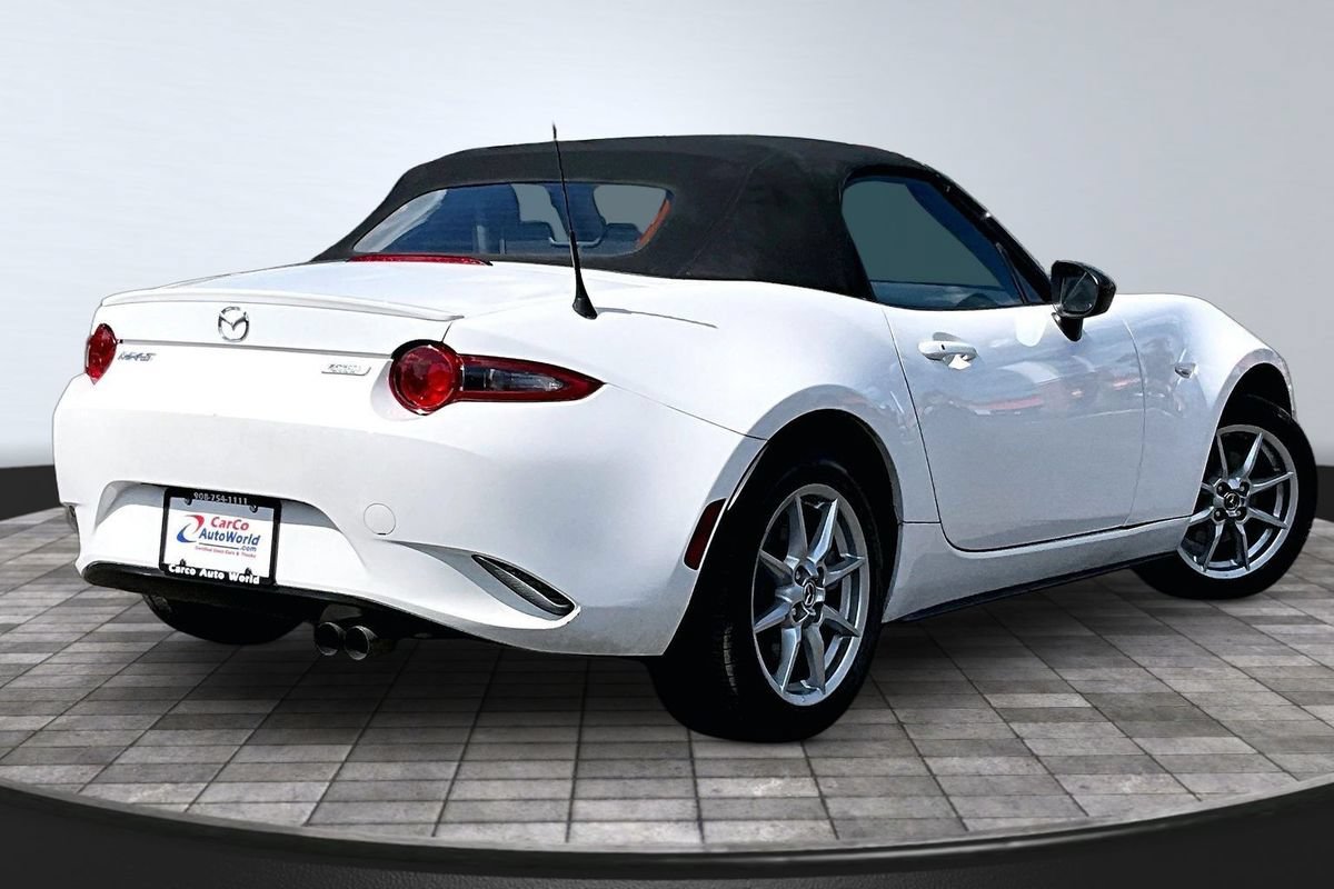Used 2016 MAZDA MX-5 Miata Sport RWD image 5