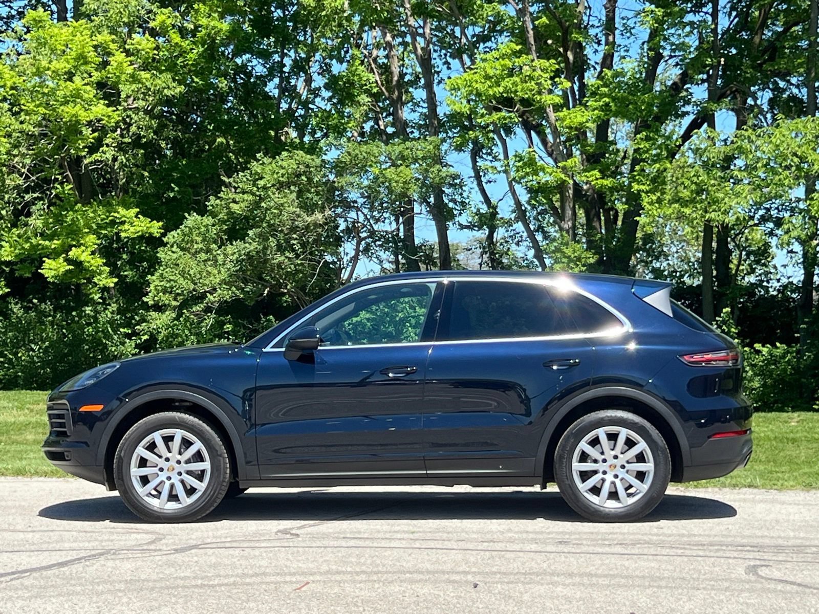Certified 2019 Porsche Cayenne AWD/4WD image 2