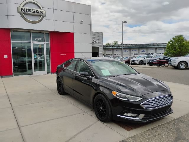 Used 2017 Ford Fusion SE w/ Fusion SE Technology Package AWD/4WD image 4