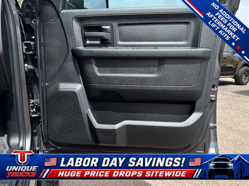 Used 2024 RAM 3500 Tradesman w/ Chrome Appearance Group AWD/4WD image 31