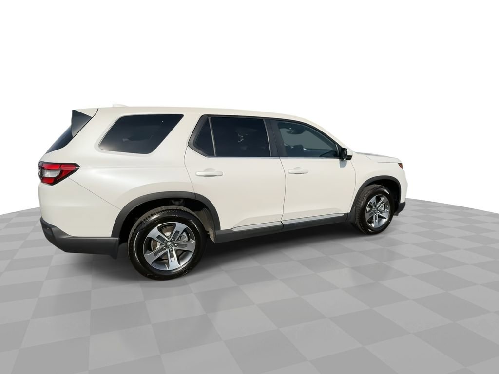 Used 2025 Honda Pilot EX-L image 8