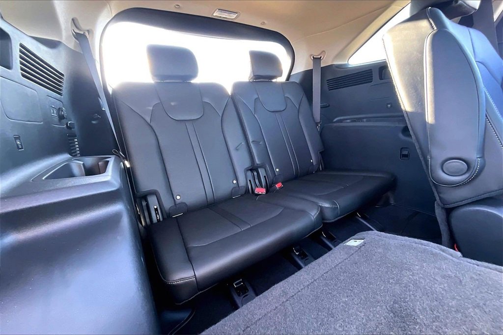 Certified 2025 Kia Sorento EX w/ Panoramic Sunroof Package image 30