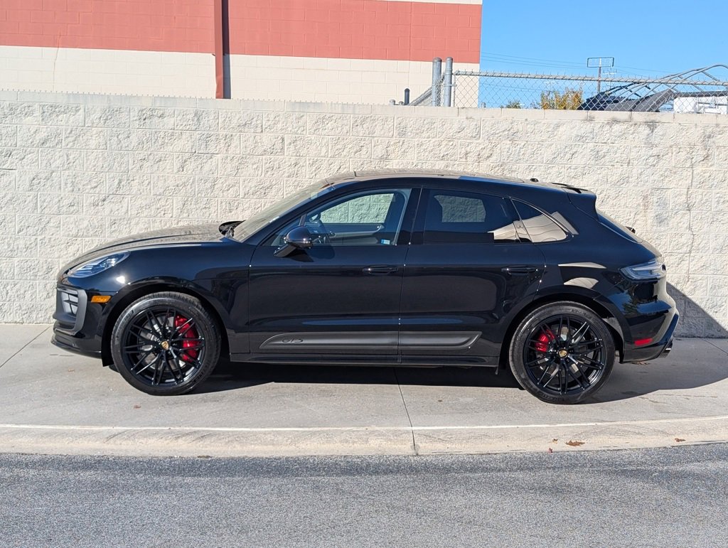 New 2026 Porsche Macan GTS image 2