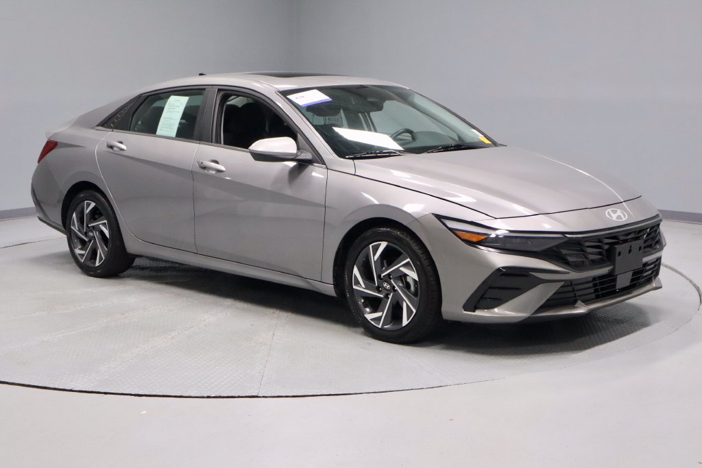 Used 2025 Hyundai Elantra SEL