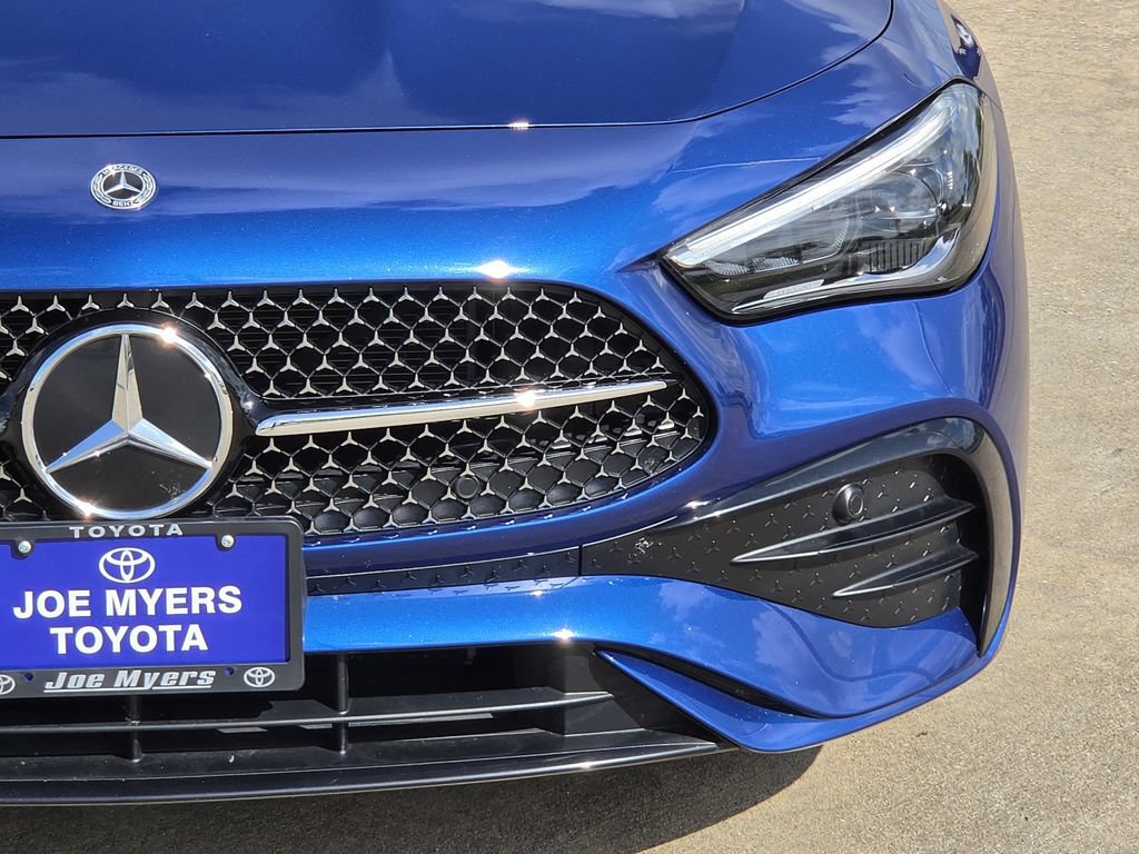Used 2025 Mercedes-Benz CLE 300 4MATIC Coupe image 4