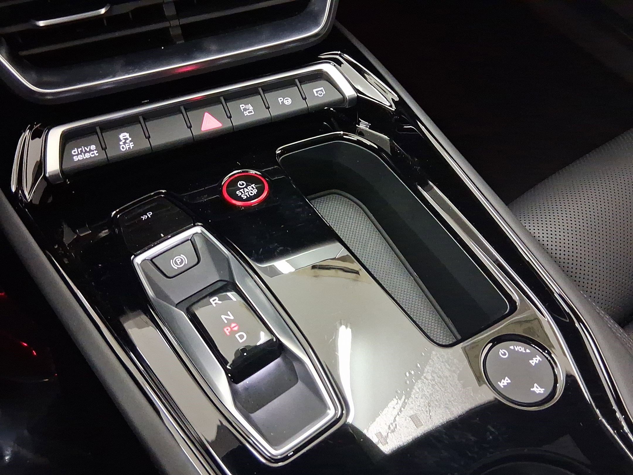 Used 2023 Audi RS e-tron GT w/ Carbon Performance Package image 15