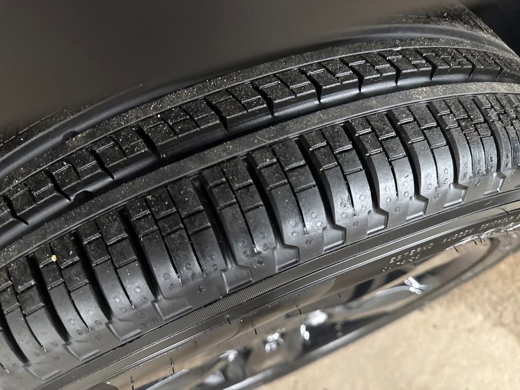 New 2025 Jeep Grand Cherokee Limited w/ Black Appearance Package image 28