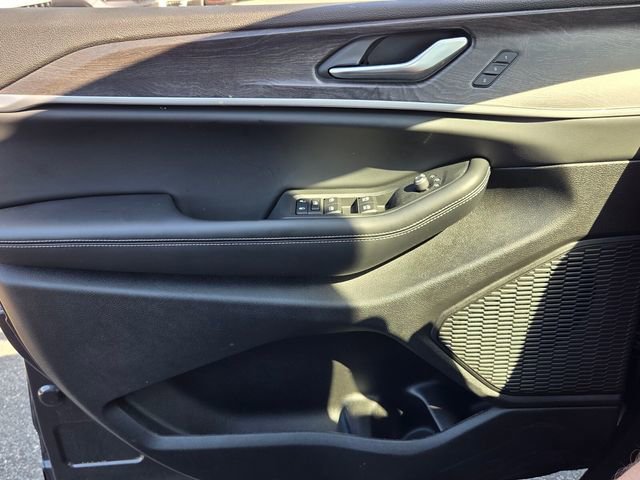 Used 2025 Jeep Grand Cherokee L Limited RWD image 26