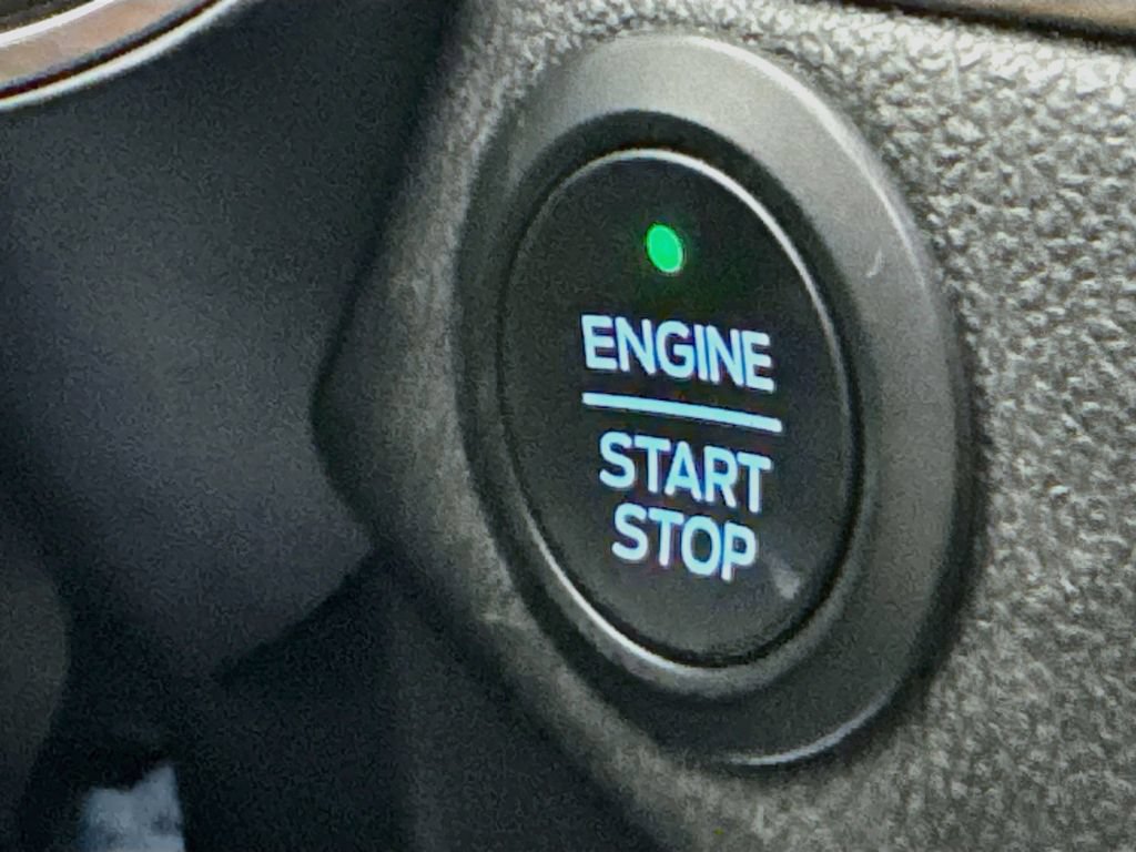 Used 2020 Ford Escape Titanium AWD/4WD image 19