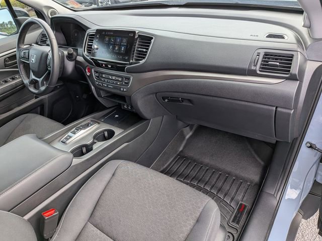 Used 2025 Honda Ridgeline Sport image 37