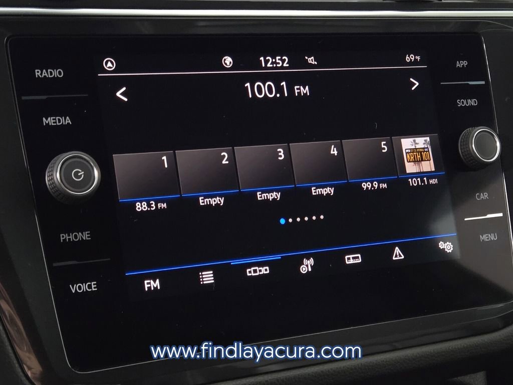 Used 2023 Volkswagen Tiguan SE R-Line image 23