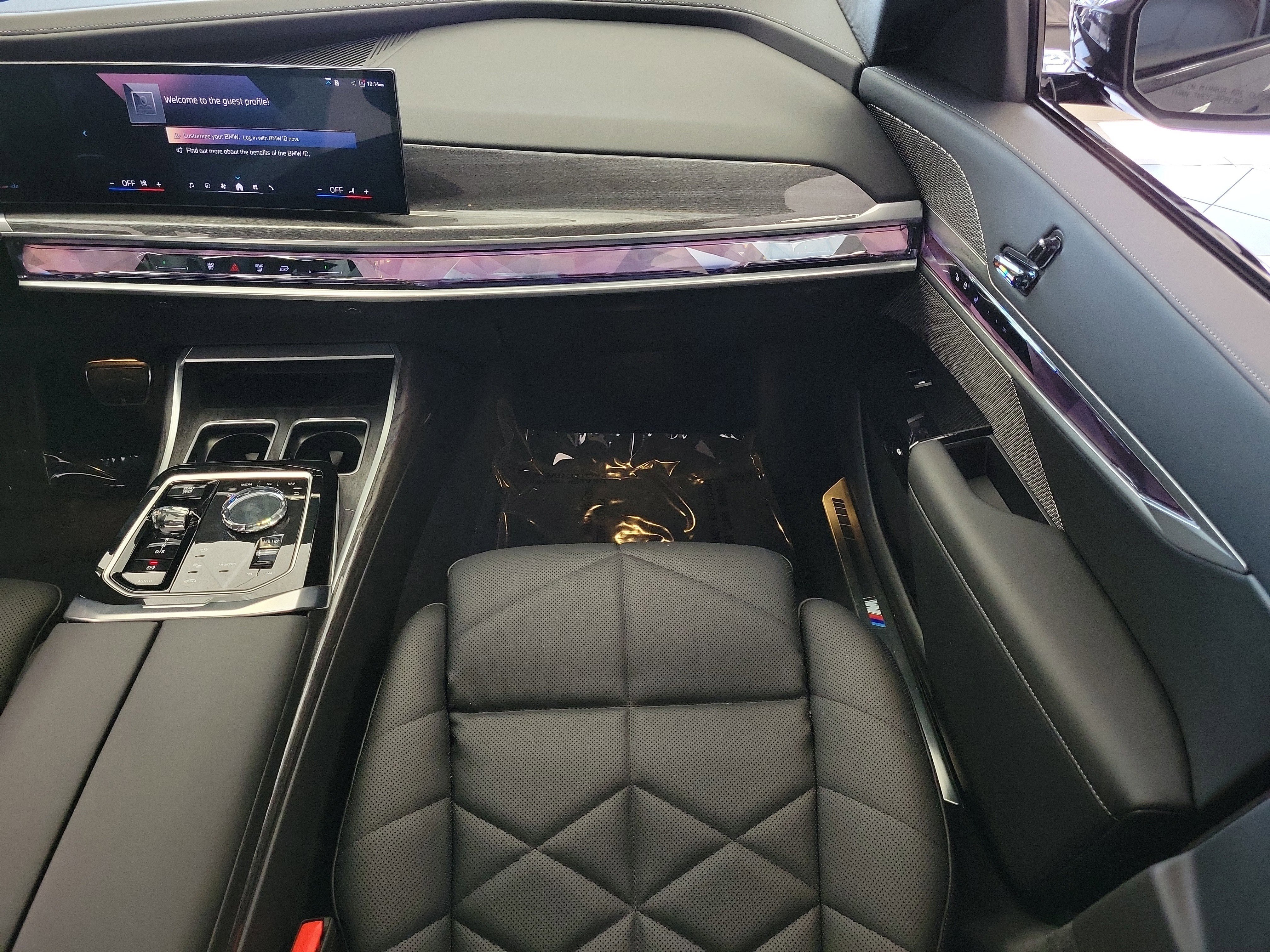 Used 2025 BMW 740i w/ Premium Package RWD image 15