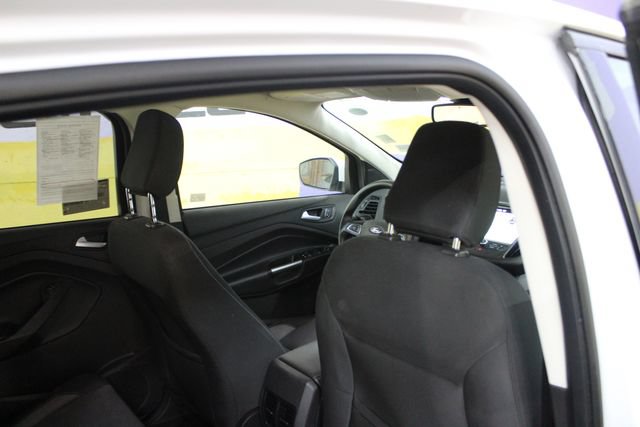 Used 2019 Ford Escape SE w/ Ford Safe & Smart Package AWD/4WD image 10
