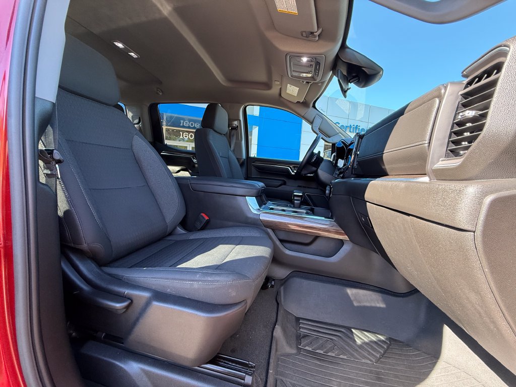 Certified 2024 Chevrolet Silverado 1500 RST AWD/4WD image 28