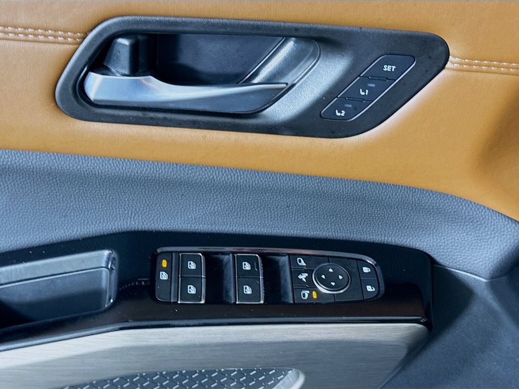 Certified 2025 Nissan Pathfinder Platinum AWD/4WD image 26