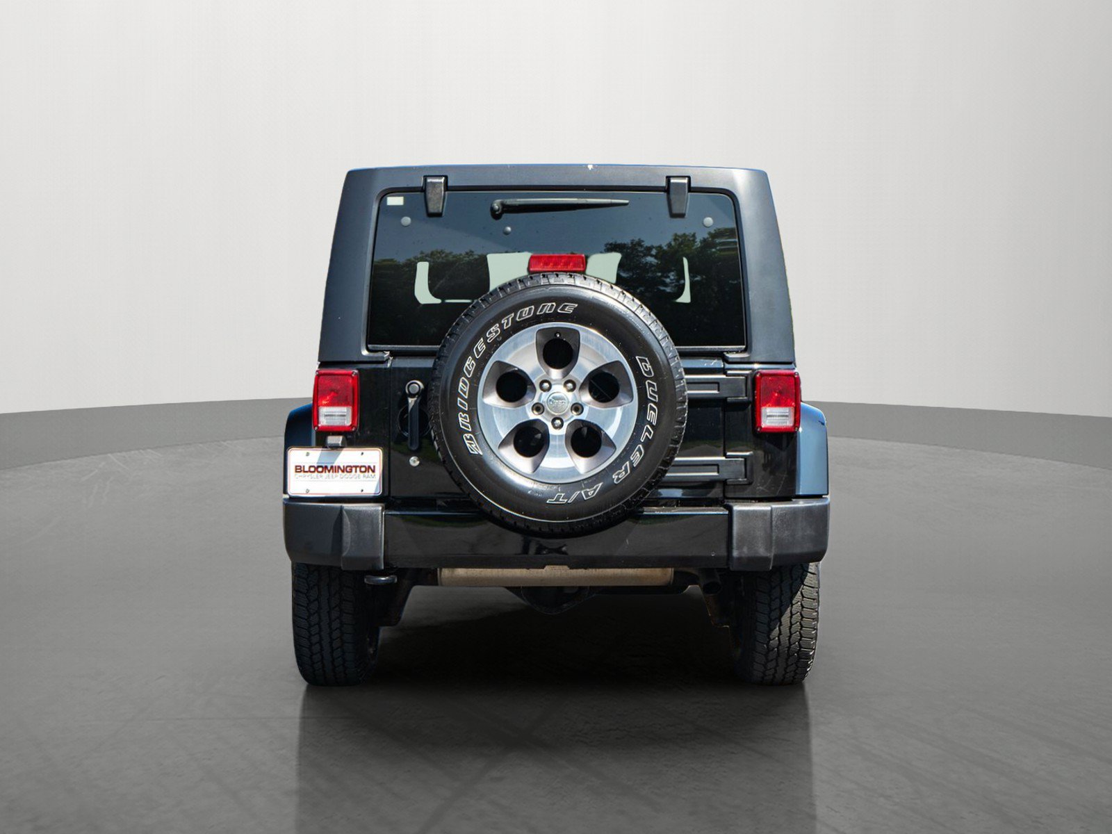 Used 2018 Jeep Wrangler Unlimited Sahara AWD/4WD image 6