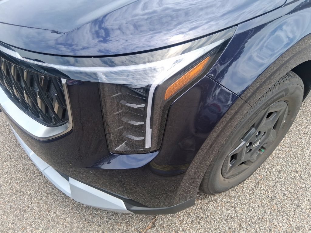 Certified 2026 Kia Carnival FWD image 14