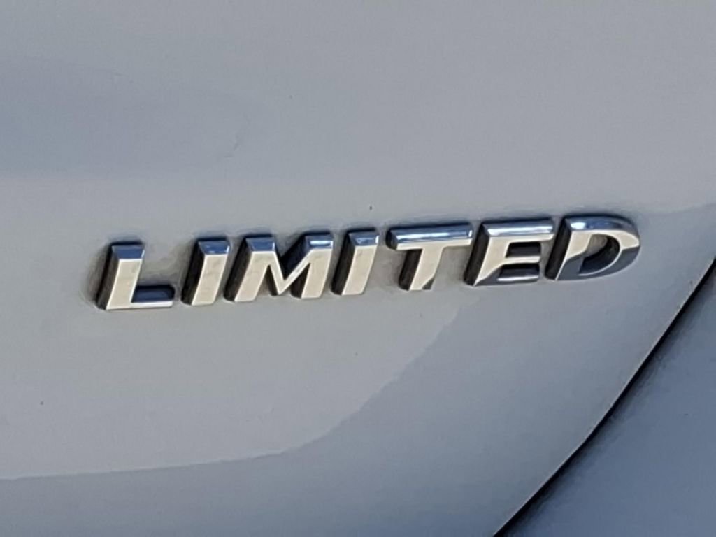 Used 2021 Jeep Grand Cherokee Limited w/ Luxury Group II image 11