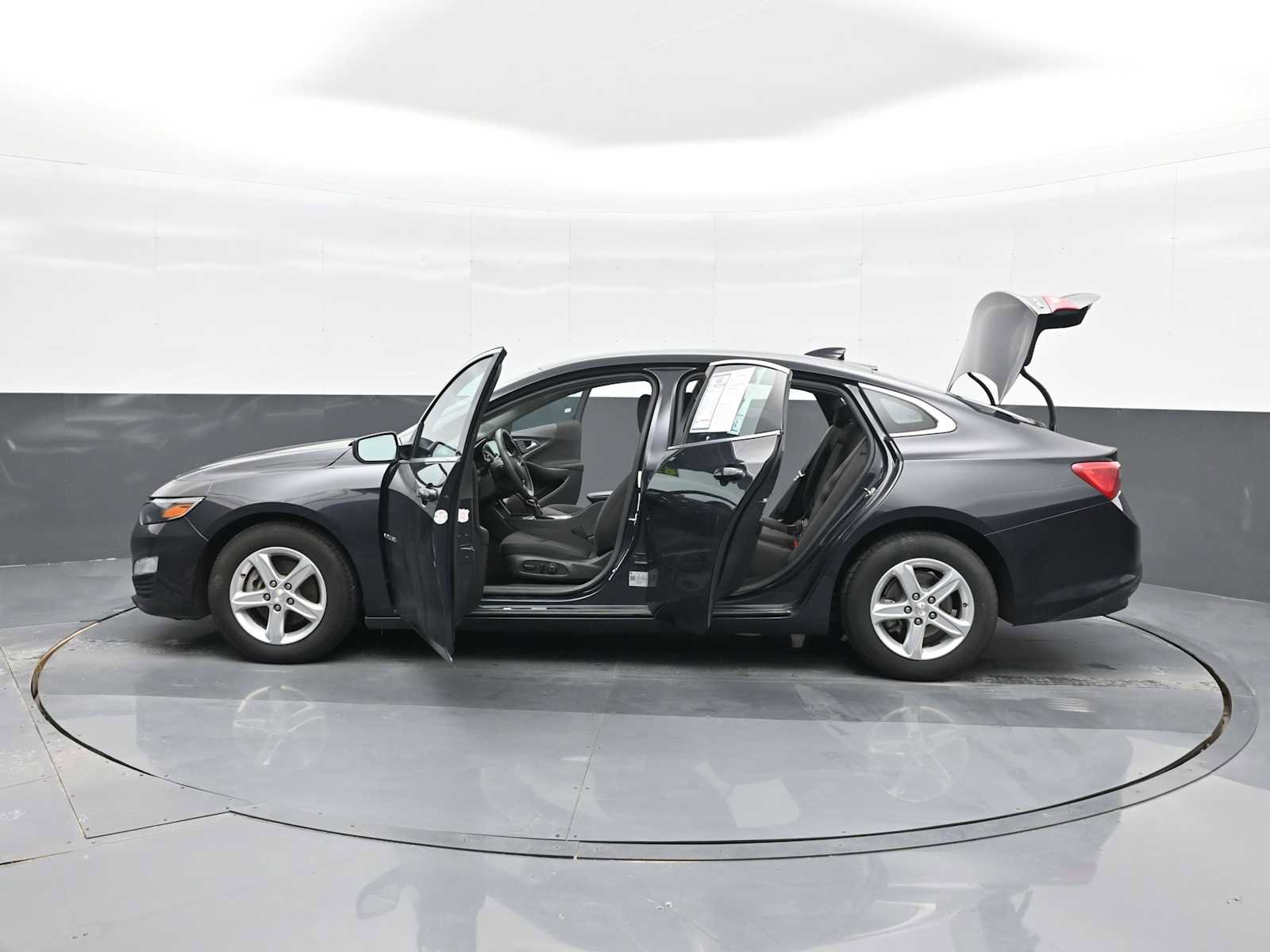 Used 2023 Chevrolet Malibu LT image 40