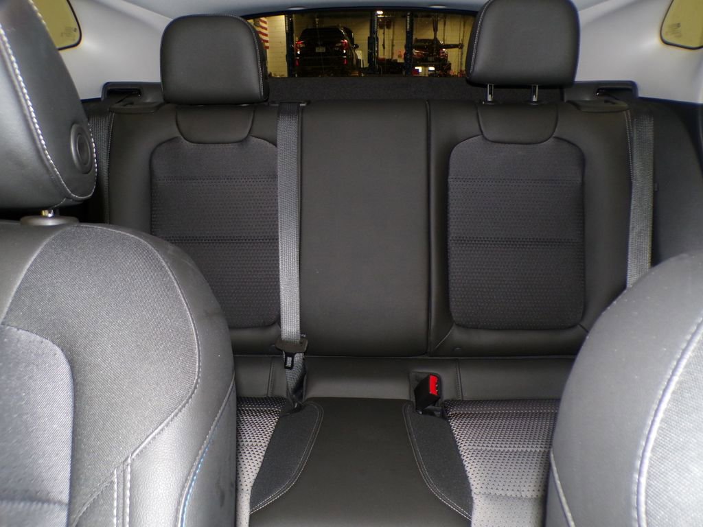 Used 2025 Chevrolet Trax LT w/ Driver Confidence Package FWD image 11