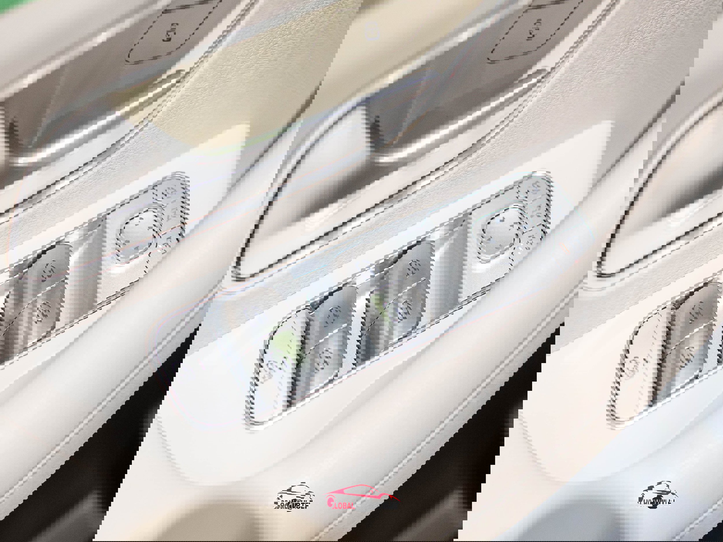 Used 2021 Mercedes-Benz GLS 450 4MATIC image 40