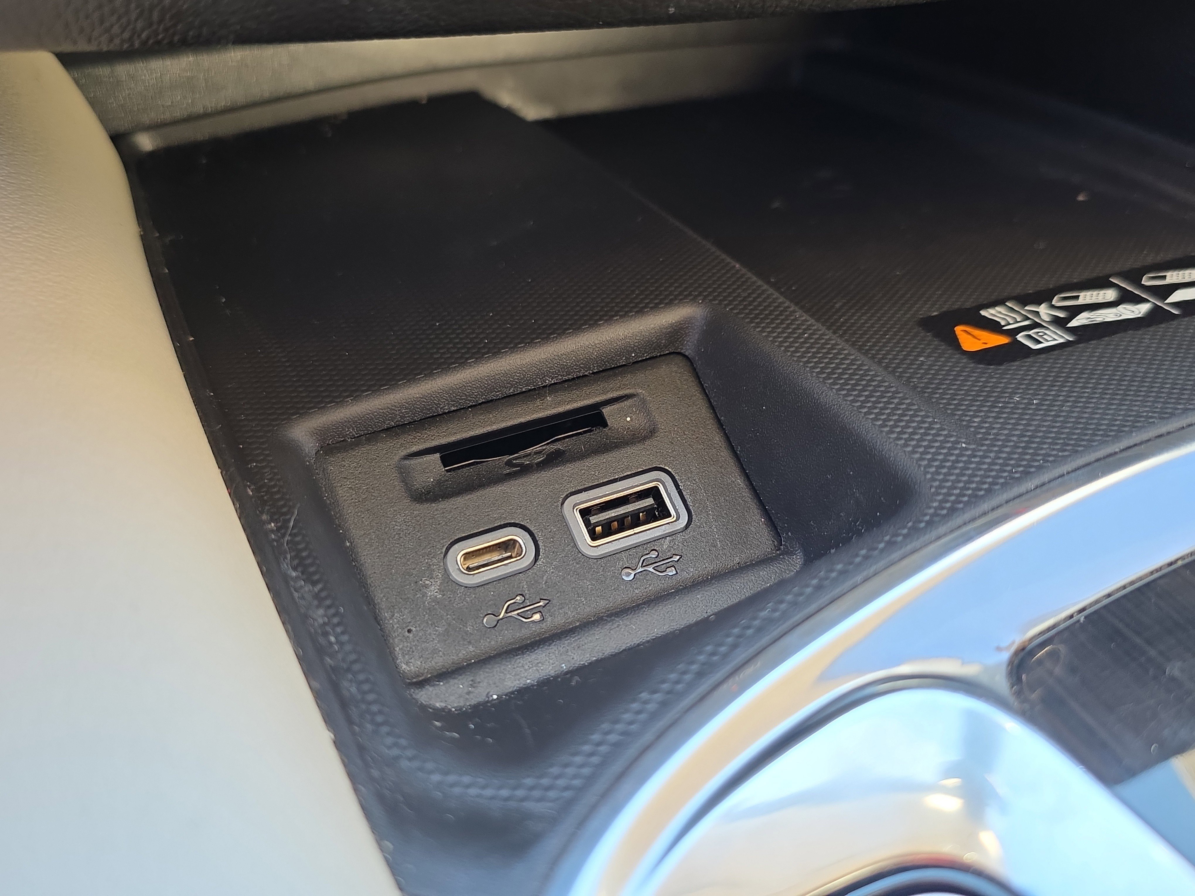 Used 2023 Buick Enclave Essence image 31