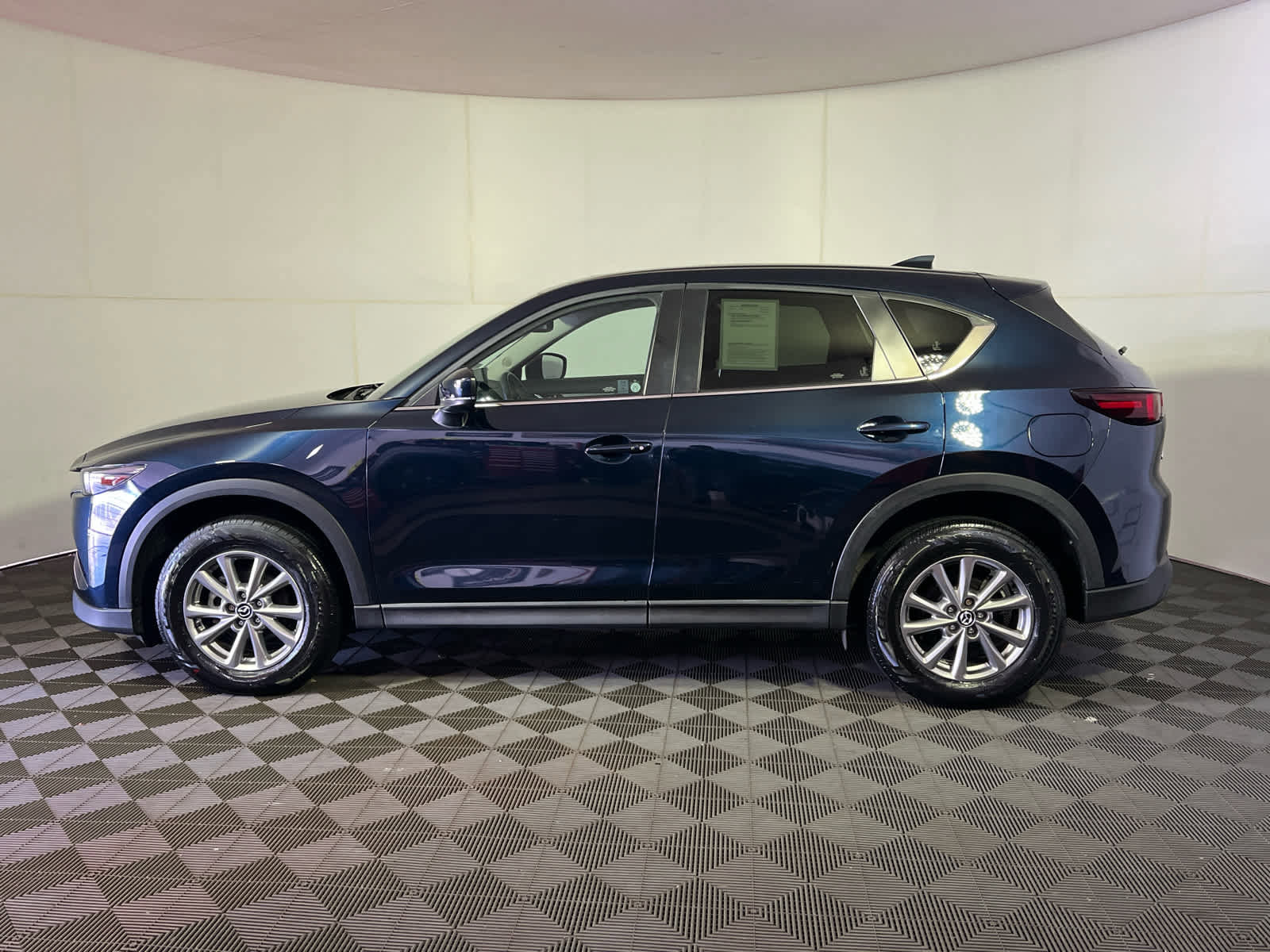 Used 2022 MAZDA CX-5 AWD 2.5 S w/ Preferred Package image 4