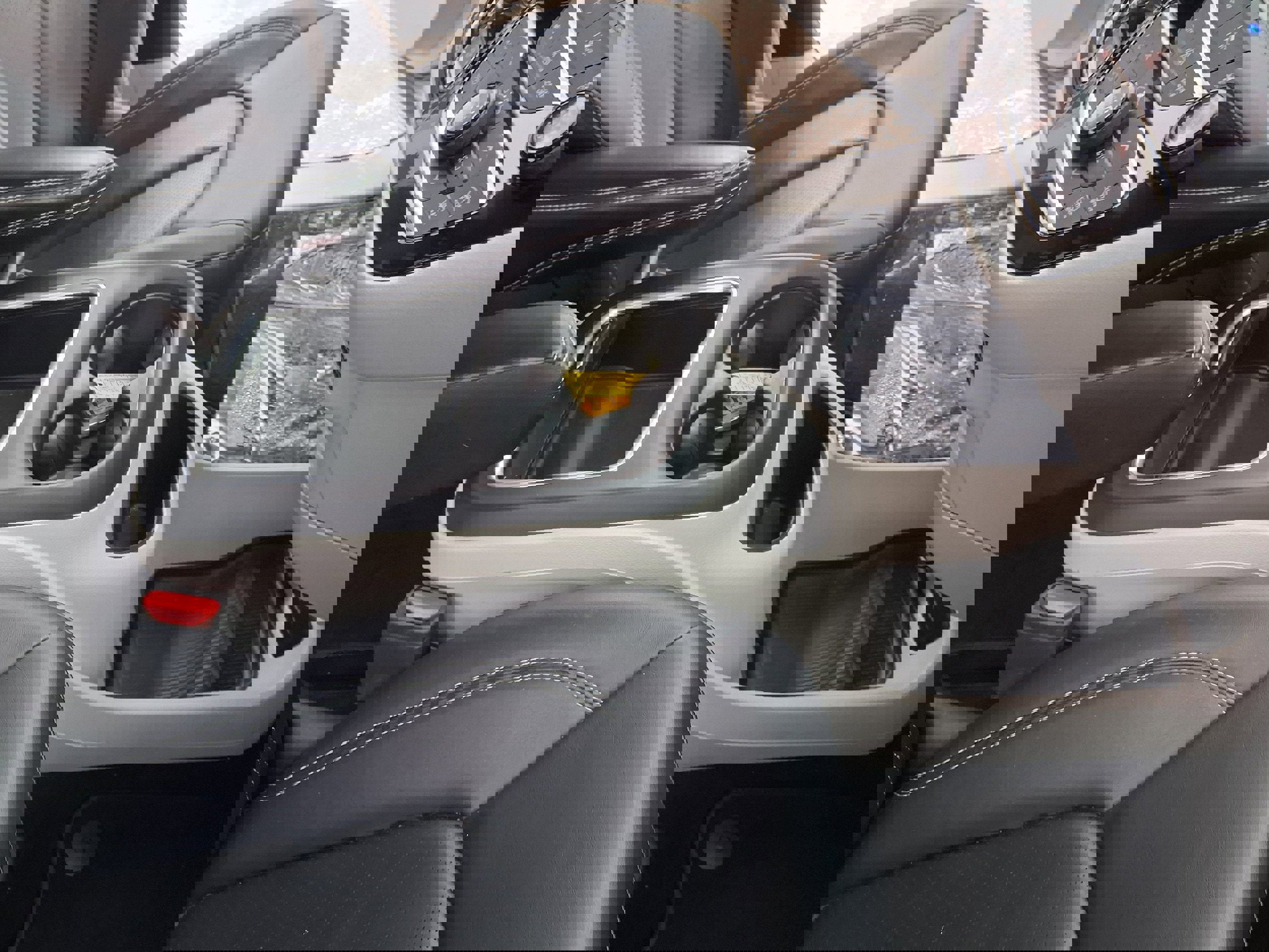 Used 2024 Chrysler Pacifica Touring-L image 19