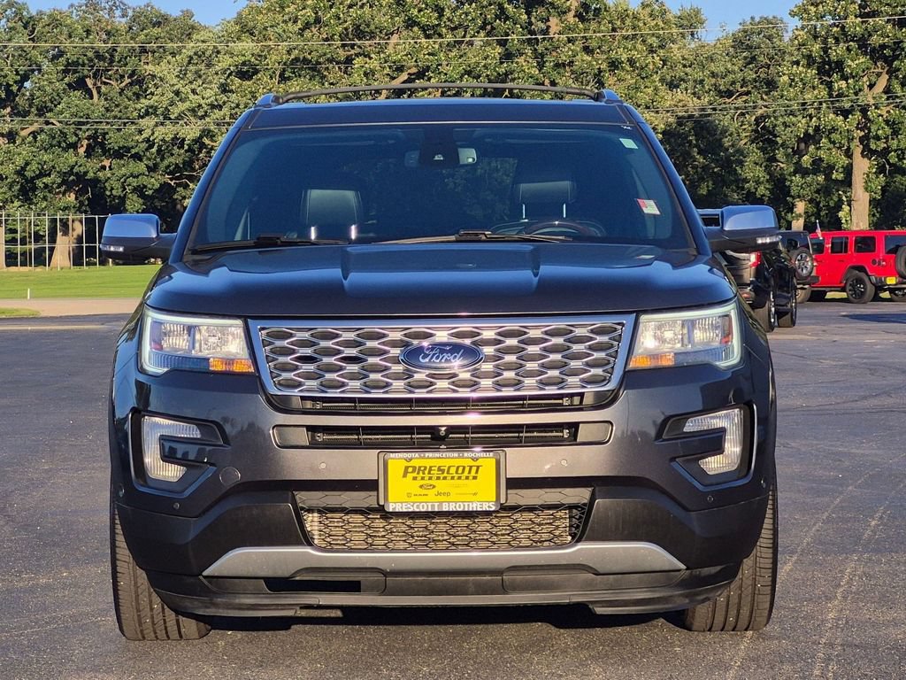 Used 2017 Ford Explorer Platinum AWD/4WD image 2