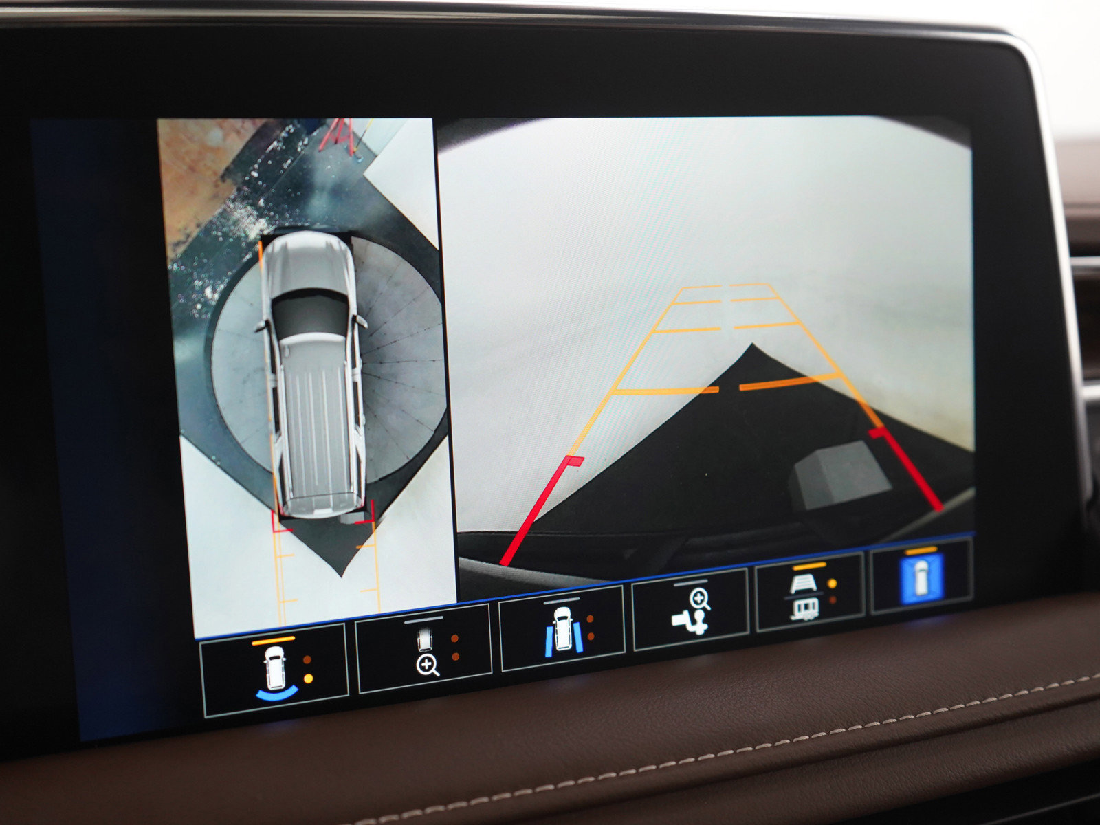 Used 2024 Chevrolet Suburban High Country w/ Premium Package image 29