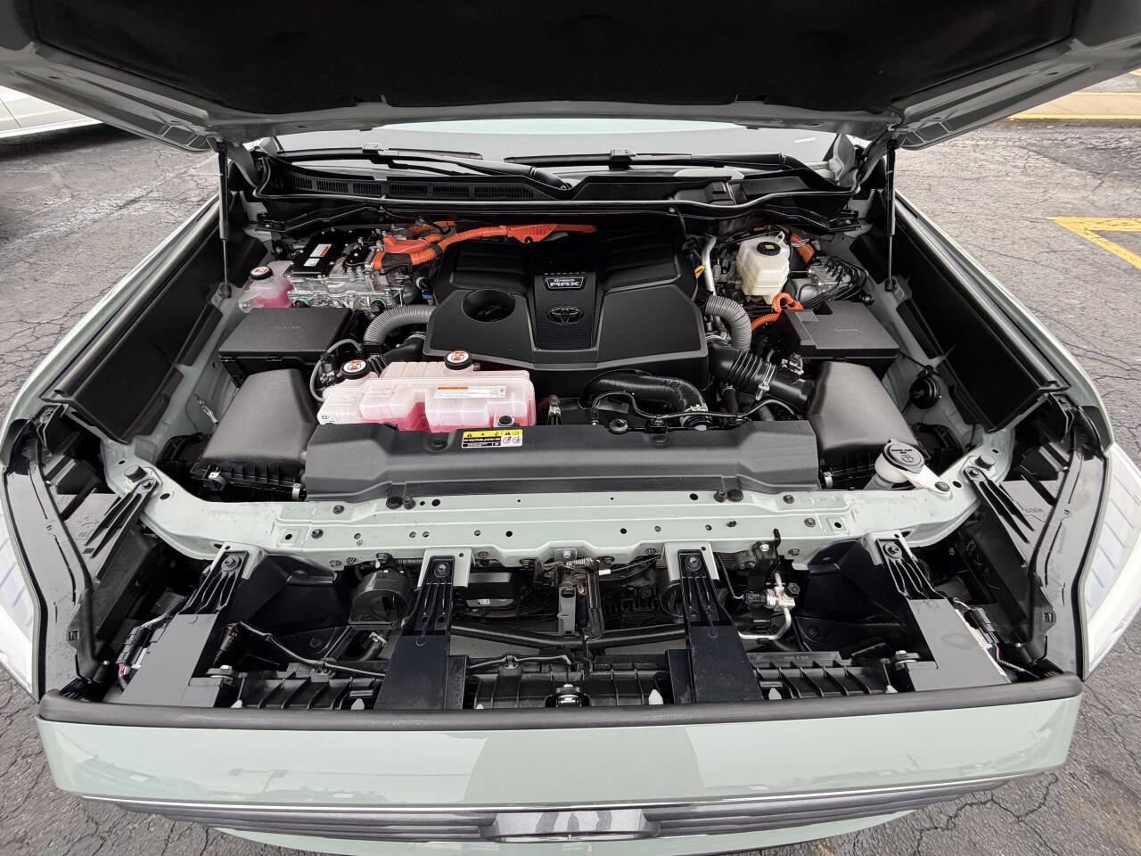 Used 2024 Toyota Sequoia Limited w/ Tow Technology Package AWD/4WD image 27