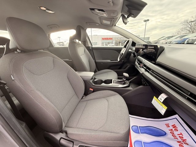 Used 2025 Kia K4 LXS image 18