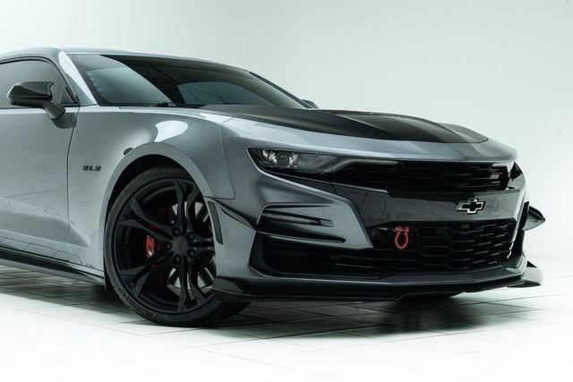 Used 2019 Chevrolet Camaro SS RWD image 4
