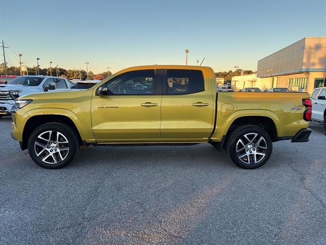 Used 2023 Chevrolet Colorado Z71 w/ Z71 Convenience Package 2 image 4