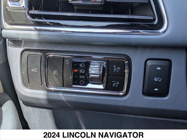 Used 2024 Lincoln Navigator Black Label image 22
