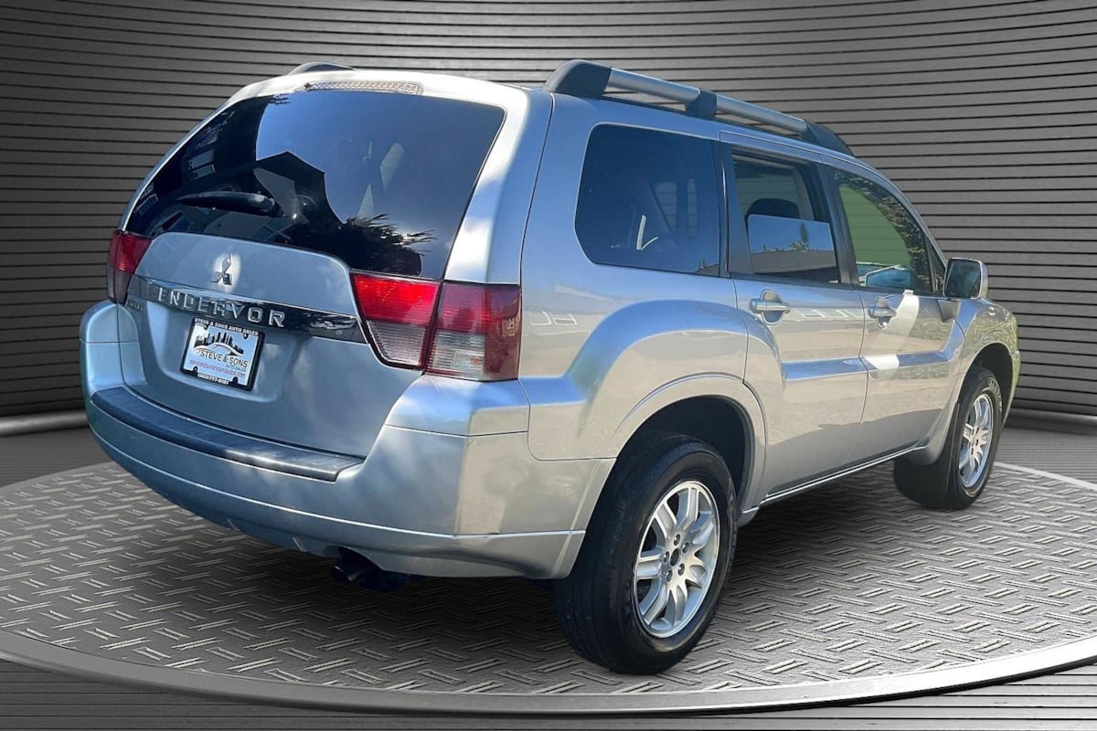 Used 2011 Mitsubishi Endeavor LS AWD/4WD image 6
