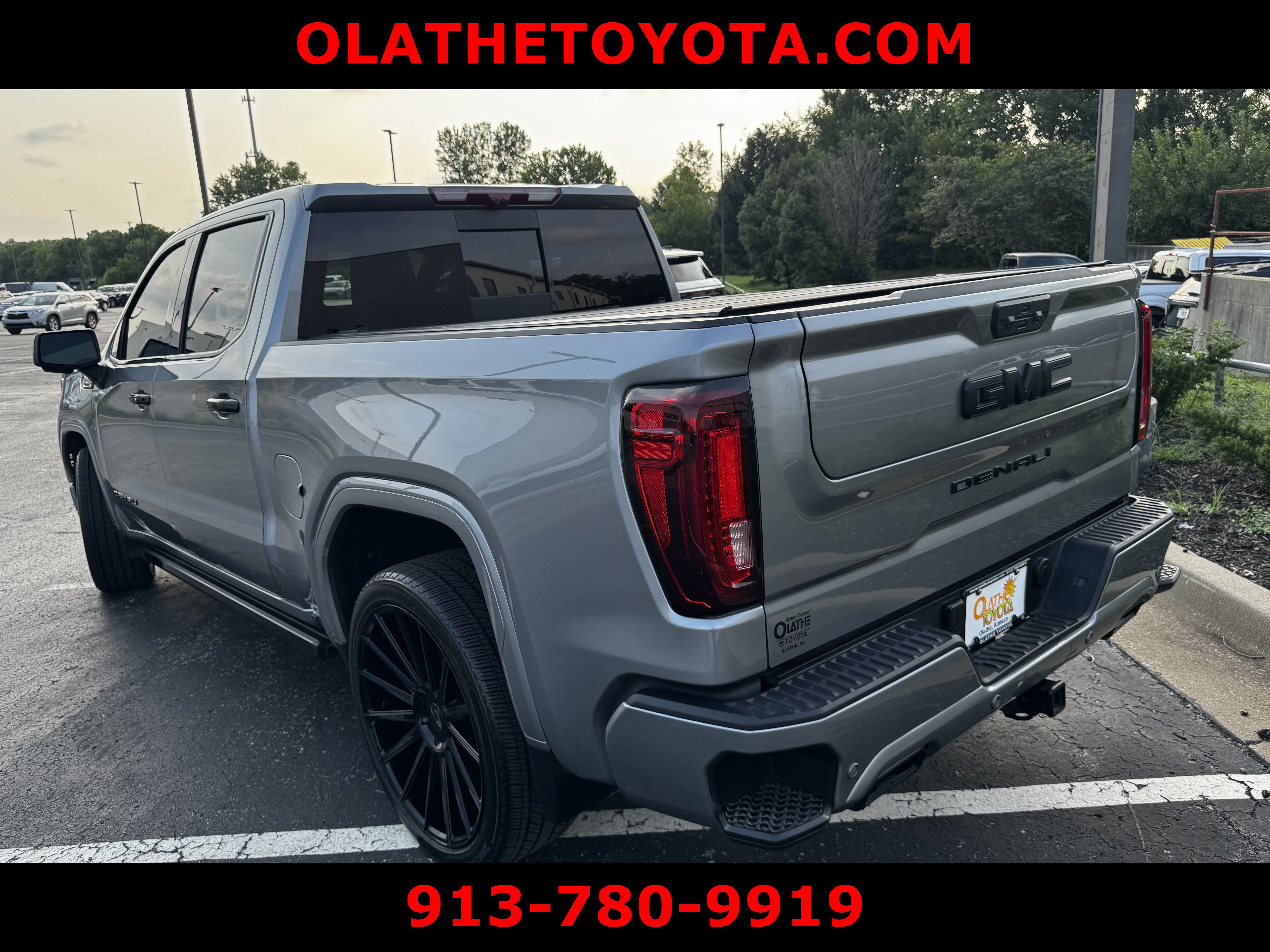 Used 2025 GMC Sierra 1500 Denali AWD/4WD image 2