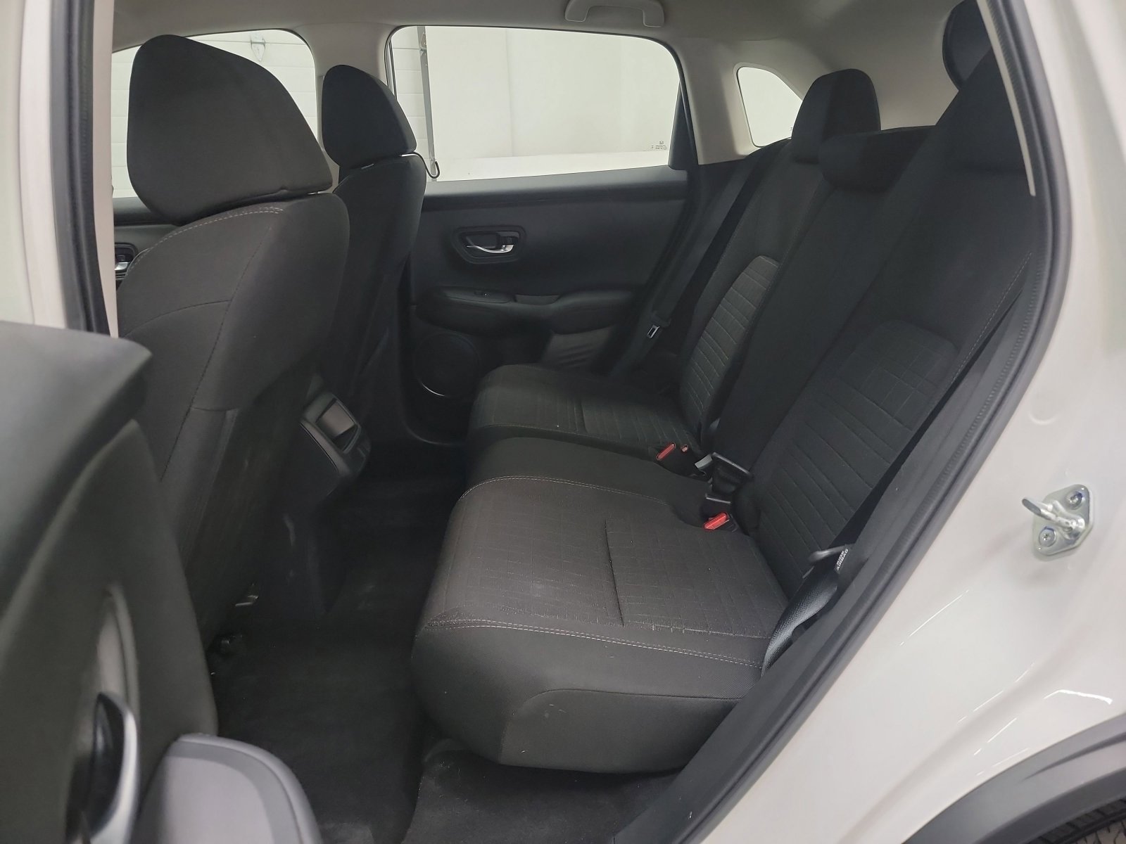 Certified 2025 Honda HR-V LX image 27
