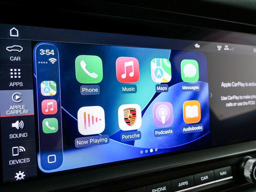 Certified 2021 Porsche Macan S image 17