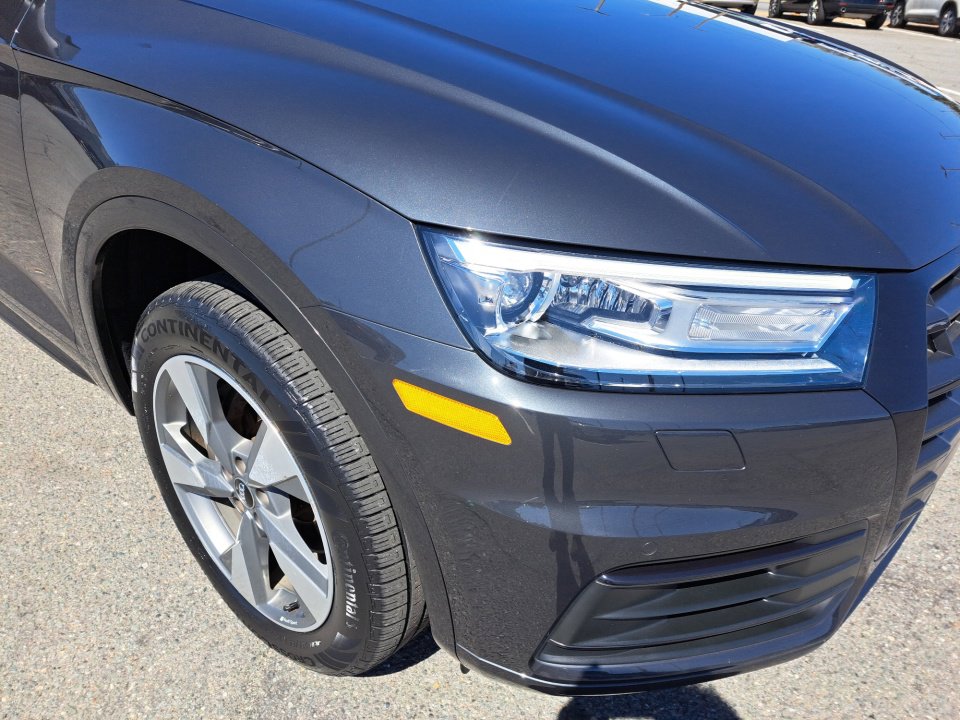 Used 2020 Audi Q5 2.0T Premium w/ Titanium Sport Package image 16