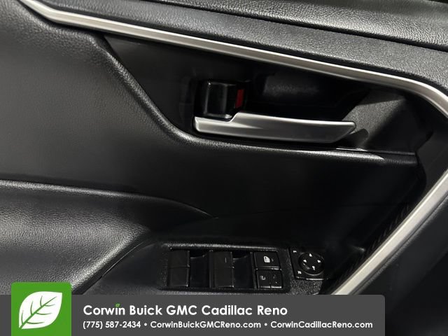 Used 2019 Toyota RAV4 XLE w/ Carpet Mat Package AWD/4WD image 15
