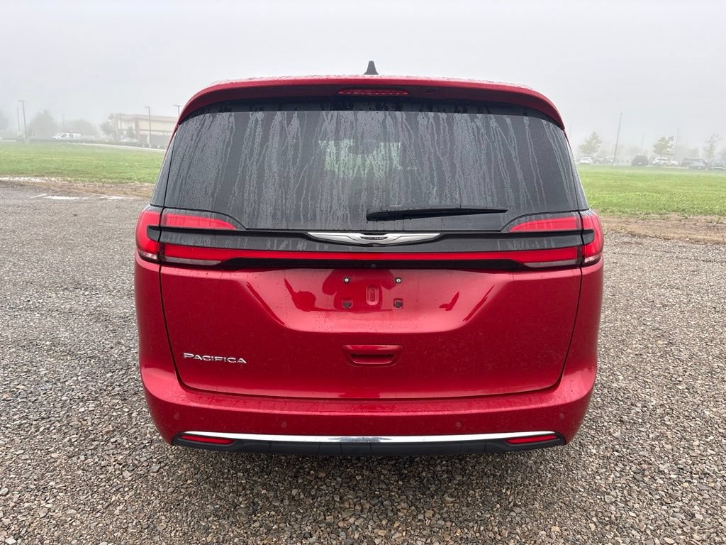 Used 2025 Chrysler Pacifica Select FWD image 7