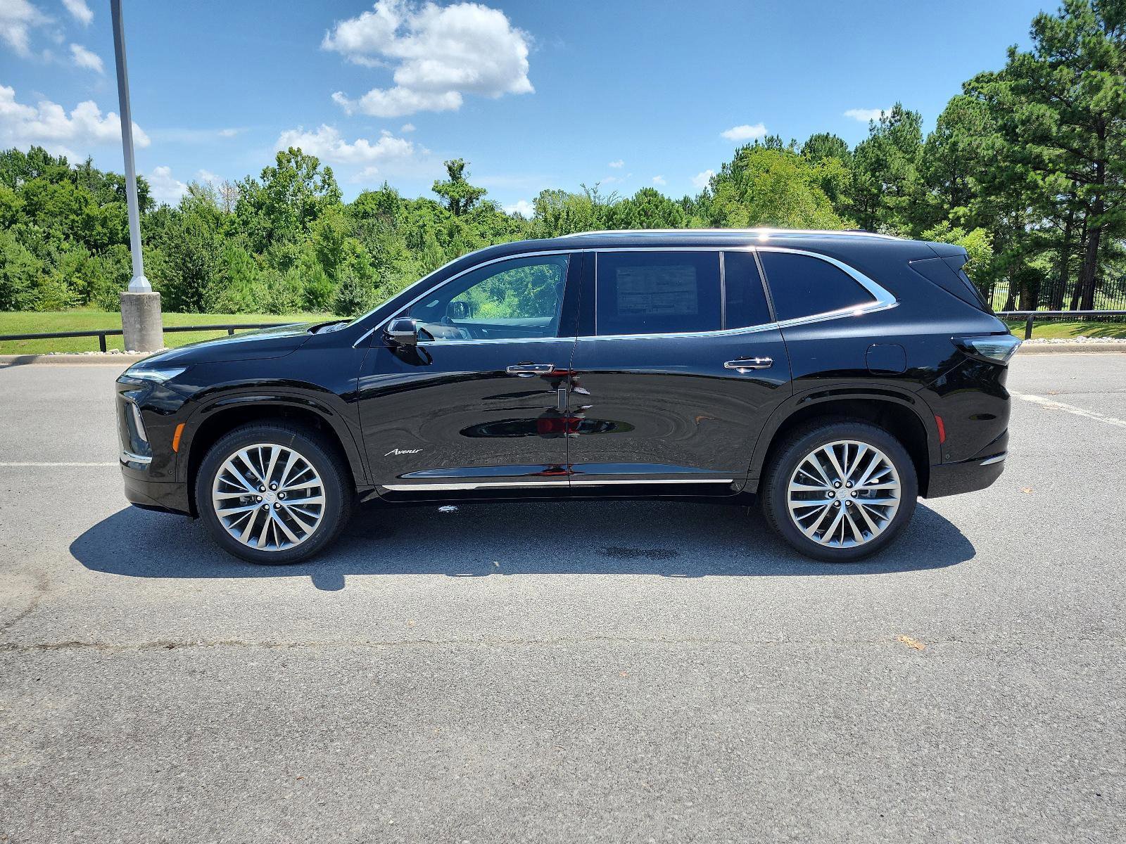 New 2025 Buick Enclave Avenir w/ Super Cruise Package image 2