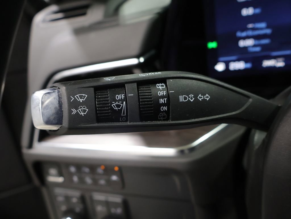 Used 2025 Chevrolet Suburban Z71 image 38