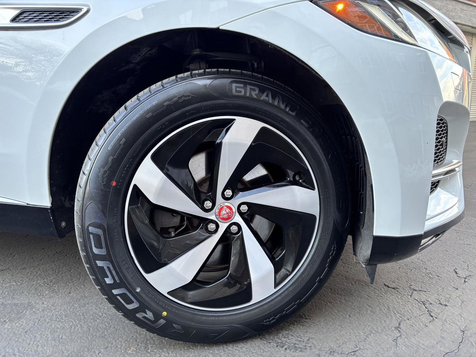 Used 2023 Jaguar F-PACE S image 7