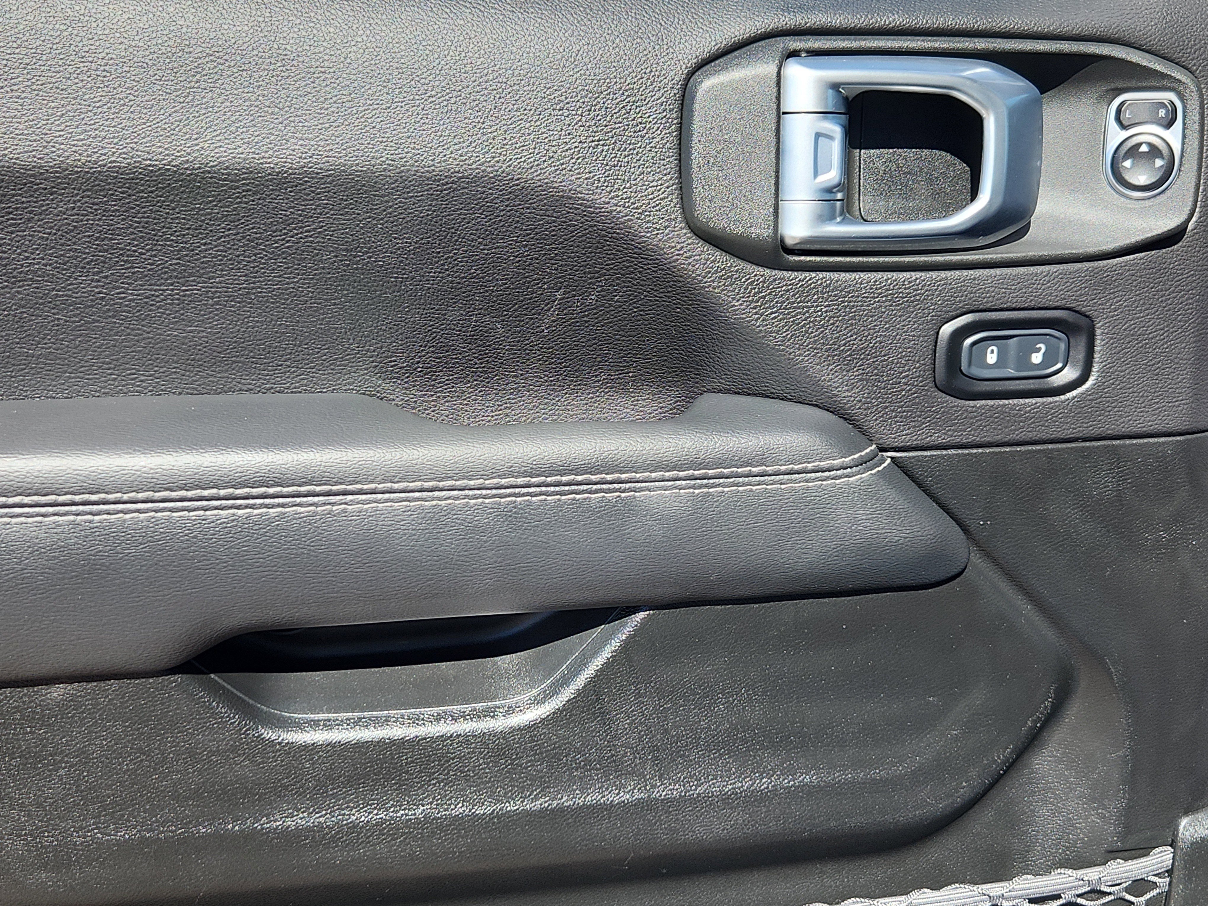 Used 2022 Jeep Wrangler Unlimited Sahara w/ Cold Weather Group image 6